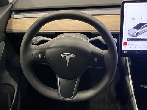 Used 2020 Tesla Model 3 Standard Range Plus RWD image 19