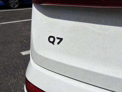 Used 2025 Audi Q7 3.0T Premium AWD/4WD image 12