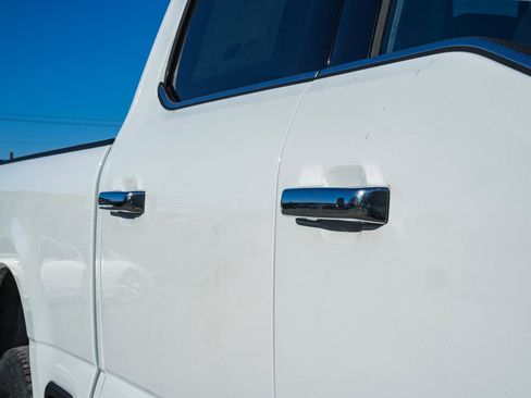 New 2026 Ford F250 Lariat w/ Chrome Package image 17