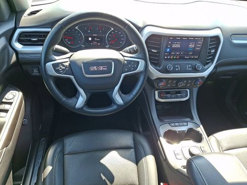 Used 2023 GMC Acadia SLT AWD/4WD image 2
