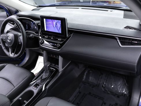 Used 2024 Toyota Corolla Cross XLE image 36