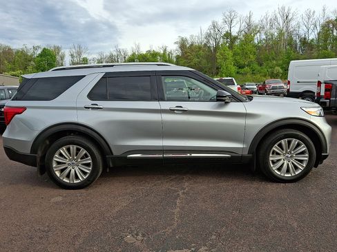 Certified 2023 Ford Explorer Limited w/ Limited Technology Package AWD/4WD image 12