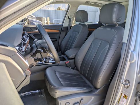 Used 2021 Audi Q5 2.0T Premium w/ Convenience Package AWD/4WD image 30