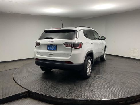 Used 2024 Jeep Compass Latitude AWD/4WD image 7