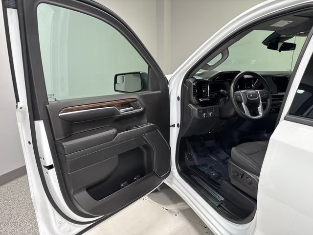 Used 2024 GMC Sierra 1500 Elevation AWD/4WD image 8