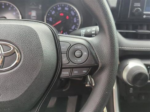 Used 2020 Toyota RAV4 LE image 16