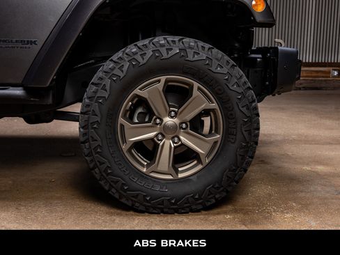 Used 2018 Jeep Wrangler Unlimited Sport image 11