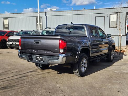 Used 2018 Toyota Tacoma SR5 image 5