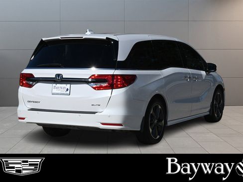 Used 2024 Honda Odyssey Elite image 5