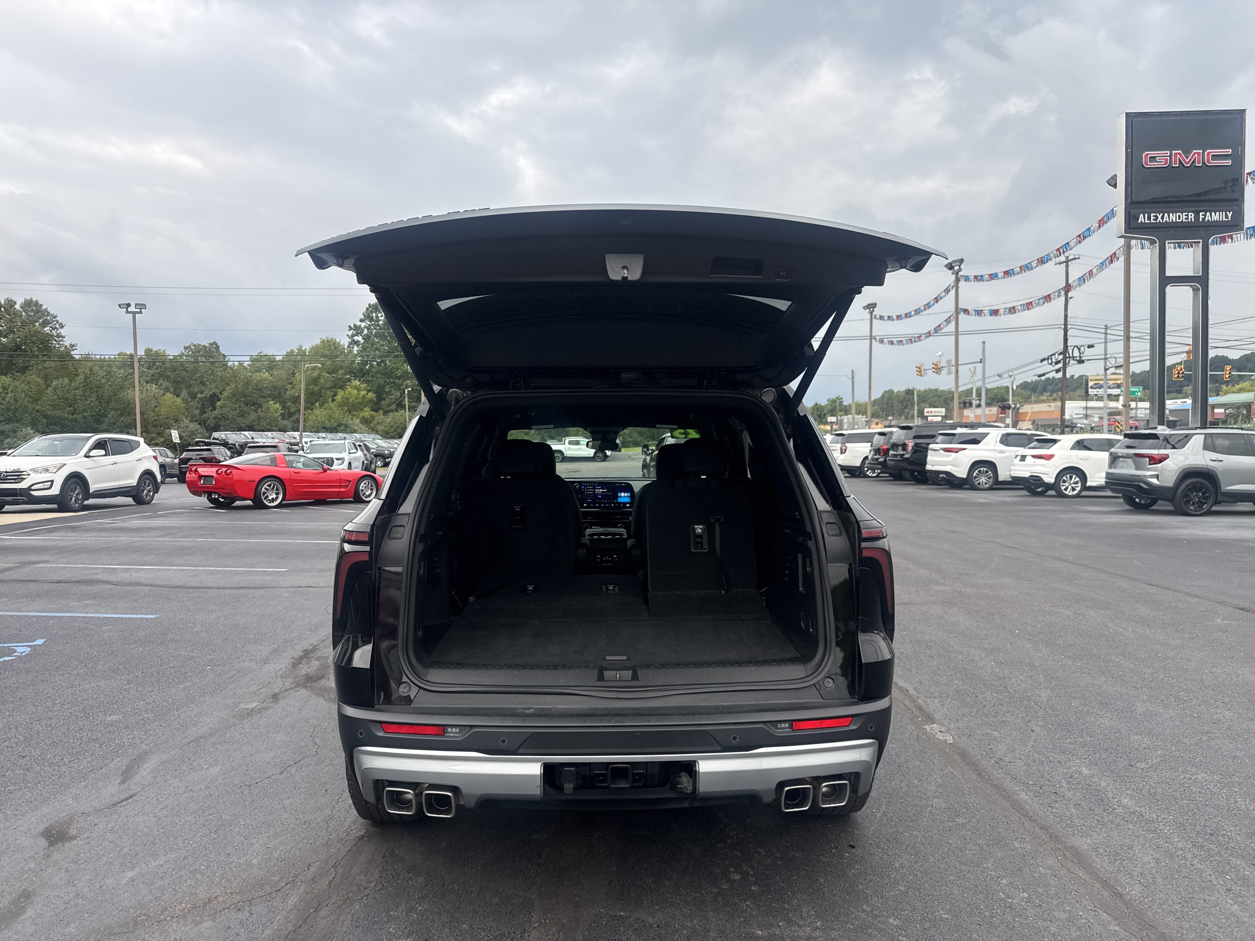 Used 2025 Chevrolet Traverse Z71 AWD/4WD image 5