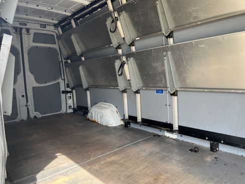 Used 2015 Mercedes-Benz Sprinter 2500 image 26