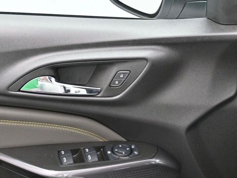 Used 2025 Chevrolet Trax ACTIV w/ Driver Confidence Package FWD image 11