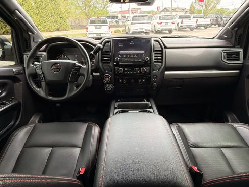Used 2023 Nissan Titan PRO-4X w/ Pro-4x Convenience Package image 10