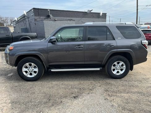Used 2016 Toyota 4Runner SR5 Premium image 5