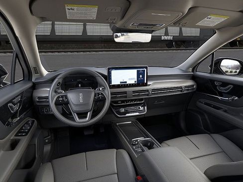 New 2026 Lincoln Corsair Premiere image 9