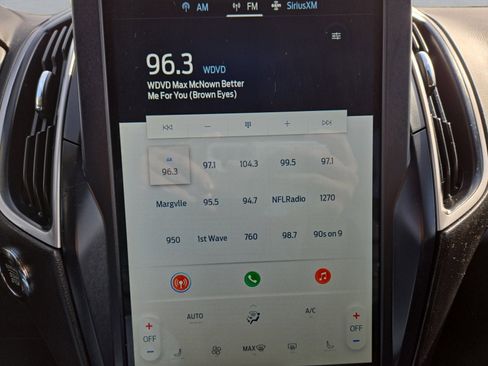 Certified 2022 Ford Edge SEL image 18