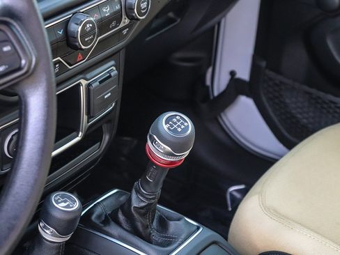 Used 2022 Jeep Wrangler Sport image 22