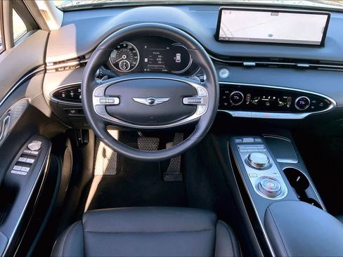 Used 2025 Genesis GV70 2.5T image 6