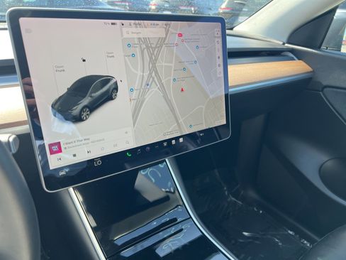 Used 2020 Tesla Model Y Long Range AWD/4WD image 32