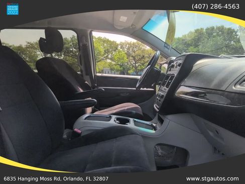 Used 2013 Dodge Grand Caravan SXT w/ Rear Park Assist Pkg FWD image 24