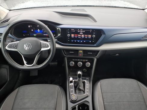 Certified 2023 Volkswagen Taos SE image 13