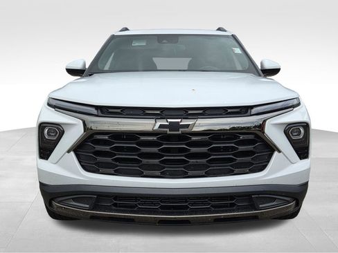 Used 2024 Chevrolet TrailBlazer ACTIV w/ Driver Confidence Package FWD image 3
