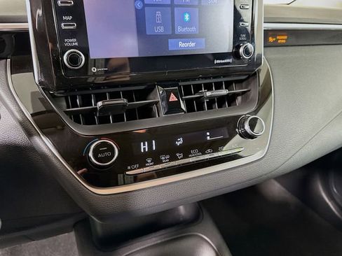 Certified 2021 Toyota Corolla LE image 12