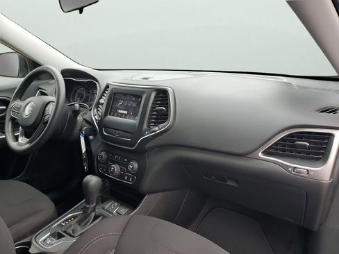 Used 2019 Jeep Cherokee Latitude w/ Popular Appearance Group image 14