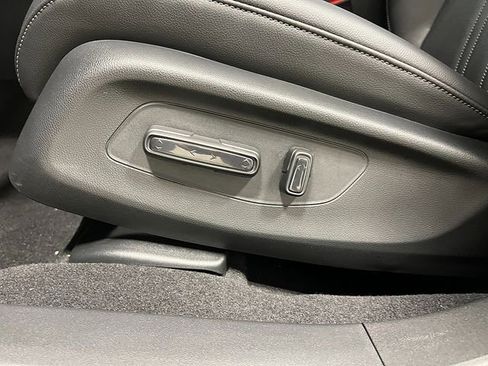 New 2025 Honda HR-V EX-L image 15