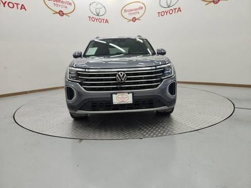 Used 2024 Volkswagen Atlas SE w/ Panoramic Sunroof Package FWD image 7