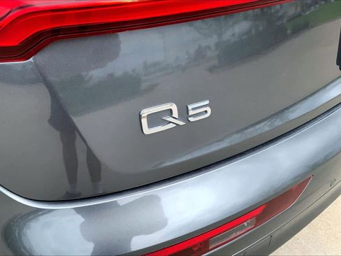 Used 2020 Audi Q5 2.0T Titanium Premium Plus w/ Premium Plus Package image 29