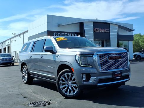 Certified 2022 GMC Yukon XL Denali w/ Denali Ultimate Package AWD/4WD image 1