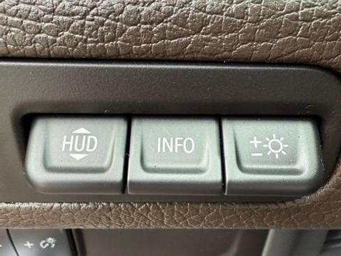 Used 2021 GMC Yukon XL Denali image 30