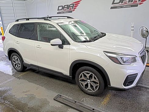 Used 2021 Subaru Forester Premium w/ Popular Package #1 AWD/4WD image 3