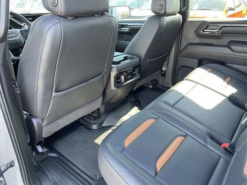 Used 2024 GMC Sierra 1500 AT4 w/ Technology Package AWD/4WD image 19