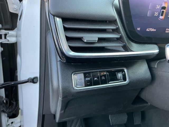 Used 2024 Buick Envision Preferred AWD/4WD image 9