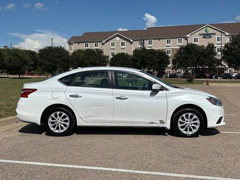Used 2018 Nissan Sentra SV FWD image 6