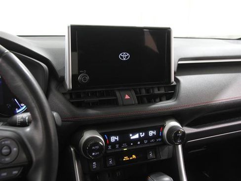 Used 2023 Toyota RAV4 SE image 9