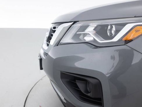 Used 2018 Nissan Pathfinder S AWD/4WD image 15