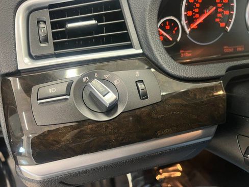 Used 2010 BMW 550i Gran Turismo xDrive image 33