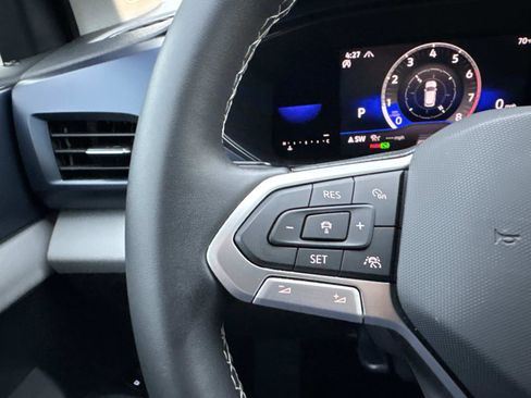 Certified 2022 Volkswagen Taos SE w/ Panoramic Sunroof Package image 16