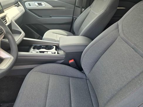 New 2026 Ford Explorer Active RWD image 14