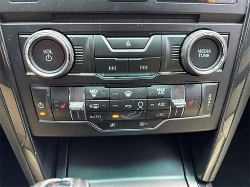 Used 2016 Ford Explorer XLT w/ Equipment Group 202A image 18