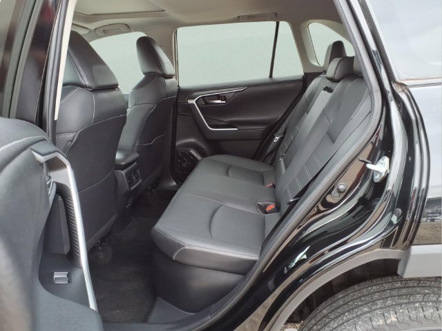 Used 2021 Toyota RAV4 Limited AWD/4WD image 22
