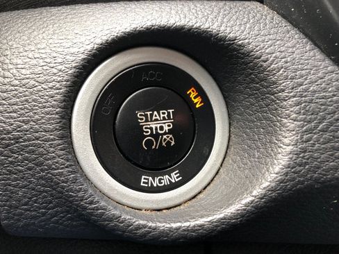 Used 2016 Chrysler 200 Limited FWD image 29