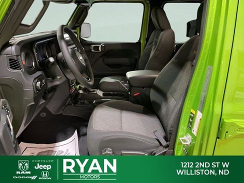 New 2026 Jeep Gladiator Mojave w/ Technology Group AWD/4WD image 46