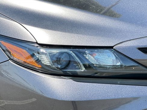 Used 2022 Toyota Camry SE FWD image 10