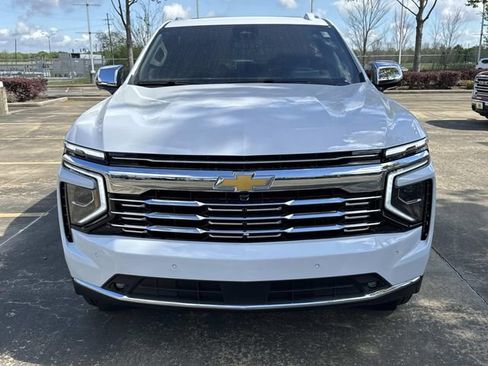 New 2026 Chevrolet Suburban Premier RWD image 2