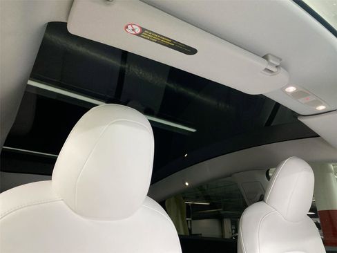 Used 2022 Tesla Model Y Performance image 20