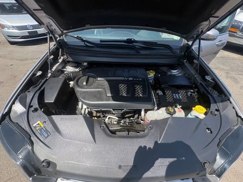 Used 2020 Jeep Cherokee Limited AWD/4WD image 25